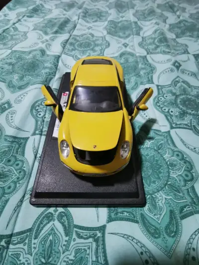 Modelo de auto Porsche 911 Carrera S - miniatura 2