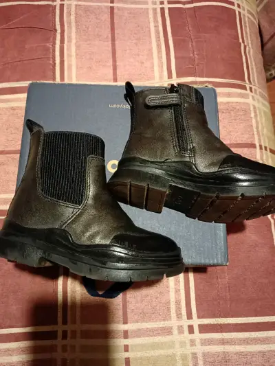 Botas negras para niños - miniatura 2