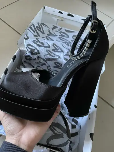 Tacones con plataforma y cristales - miniatura 1