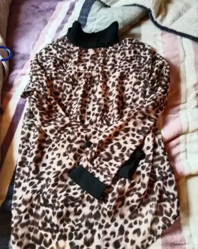 Blusa estampada  leopardo negro - miniatura 1