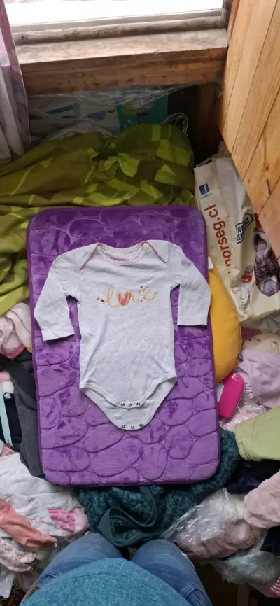 Vestido de lana y otras Ropitas de bebé 12 meses - miniatura 6