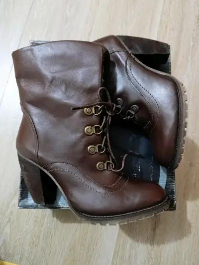Botines de tacón marrones N°39 forro Chiporro - miniatura 1