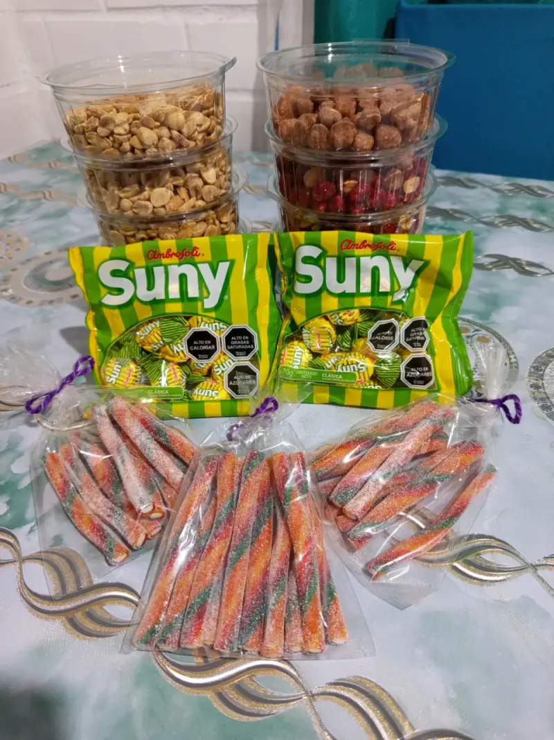 Mix de snacks y dulces Suny