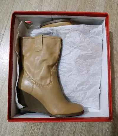 Botin de cuero beige N°35 marca Bruno Rossi - miniatura 4