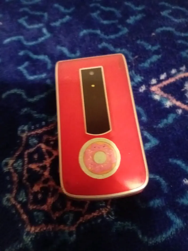 Celular plegable rojo vintage - 1