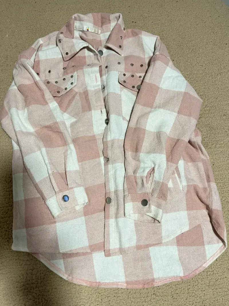 Chaqueta leñadora rosa y blanco