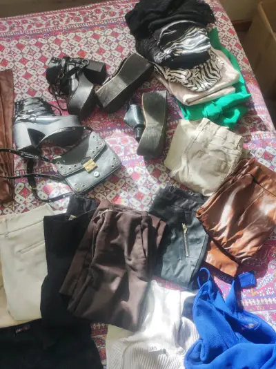 Lote de Ropa , Zapatos y accesorios. - miniatura 2