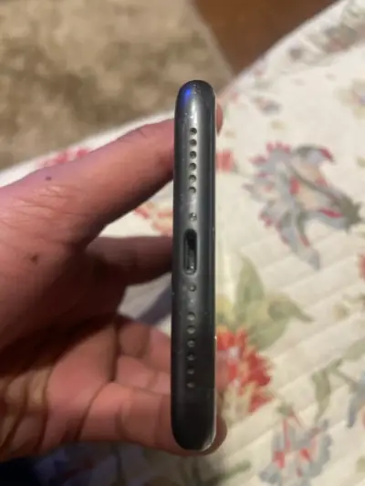 Iphone 11 ( con detalle pantalla) 83% bat - miniatura 3