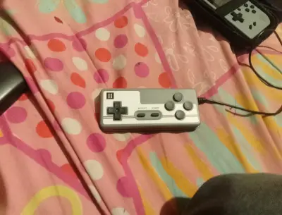 Consola portátil retro  fc - miniatura 3