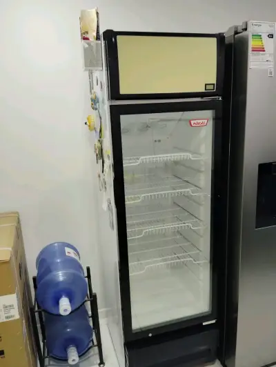 Visicooler MAIGAS 224 lts - miniatura 2