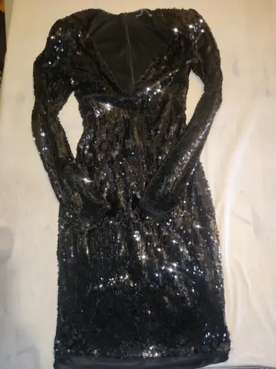 Vestido negro con lentejuelas Breshka - miniatura 1