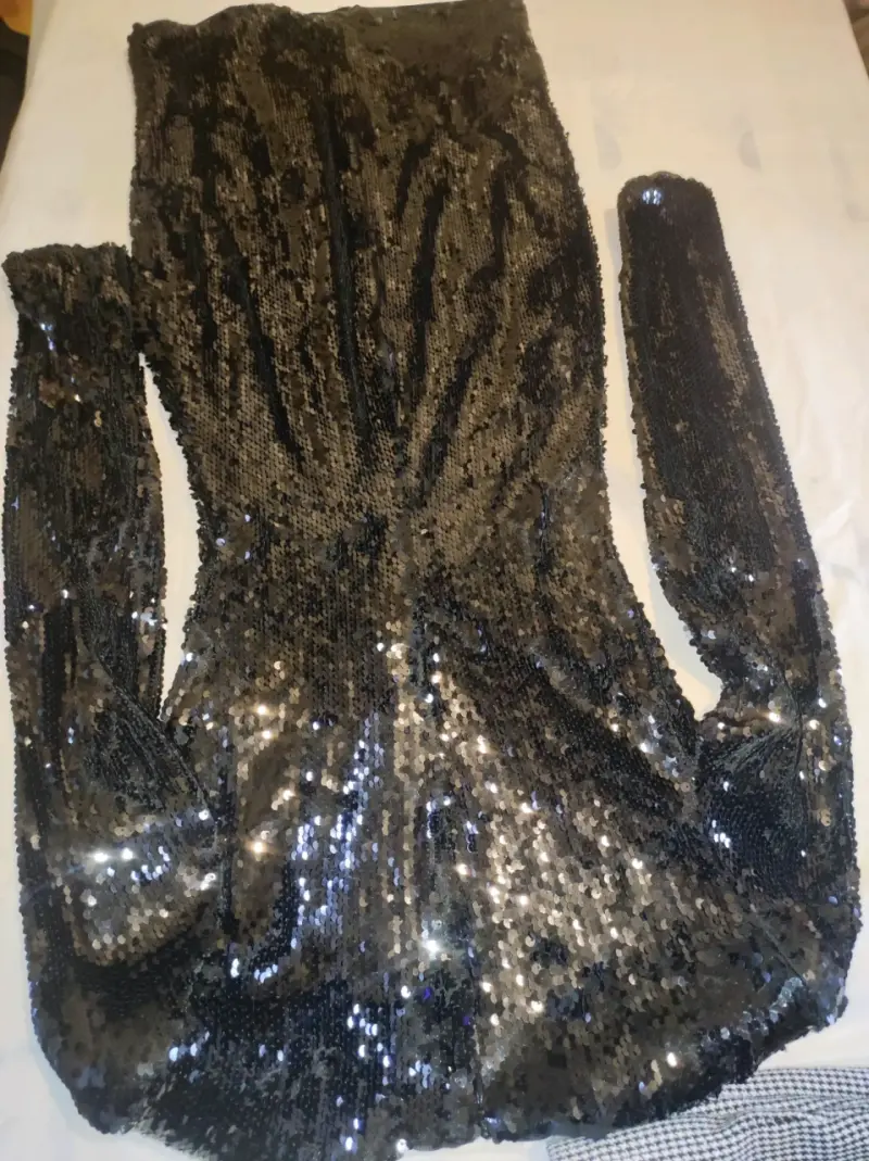 Vestido negro con lentejuelas Breshka - 6
