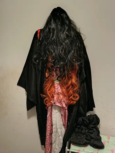 Cosplay anime Nezuko con peluca negra y naranja - miniatura 1