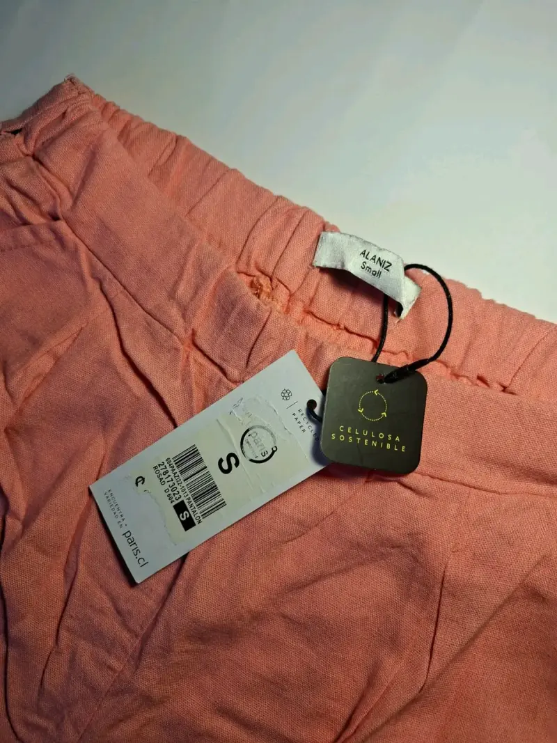 Pantalones rosados con etiqueta - 2