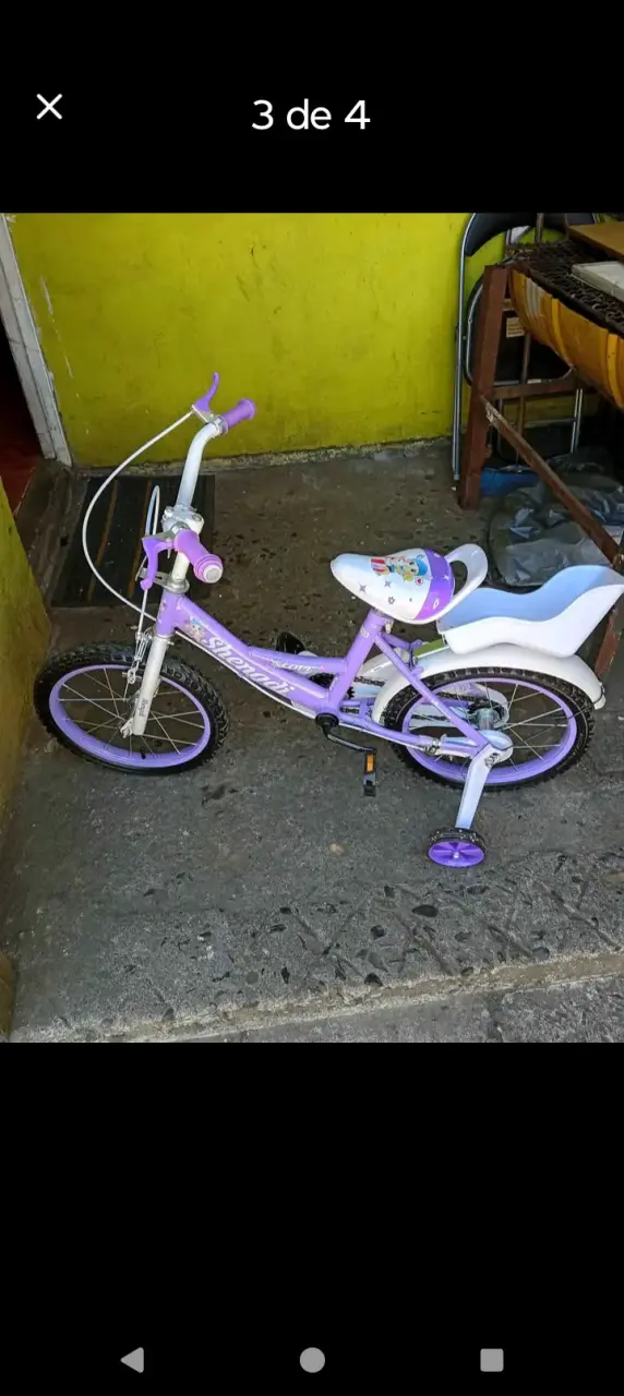 Bicicleta infantil morada con ruedines - 3