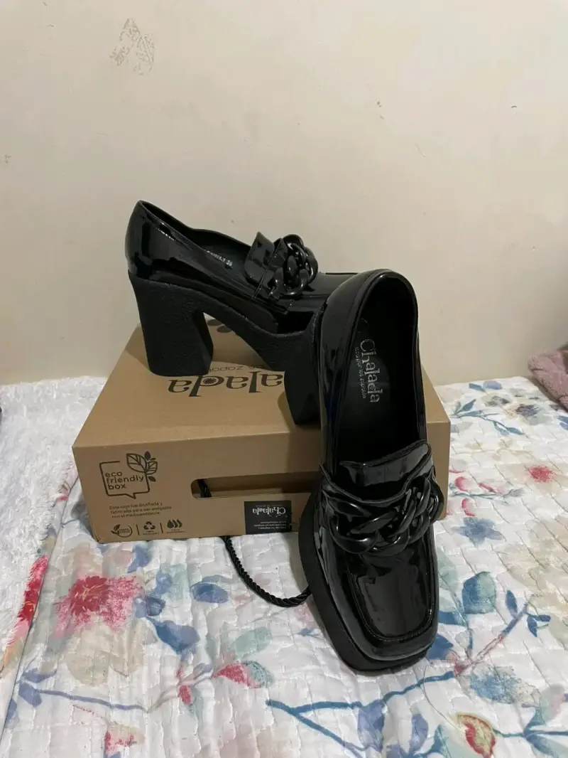 Zapatos de charol negro con plataforma - 2