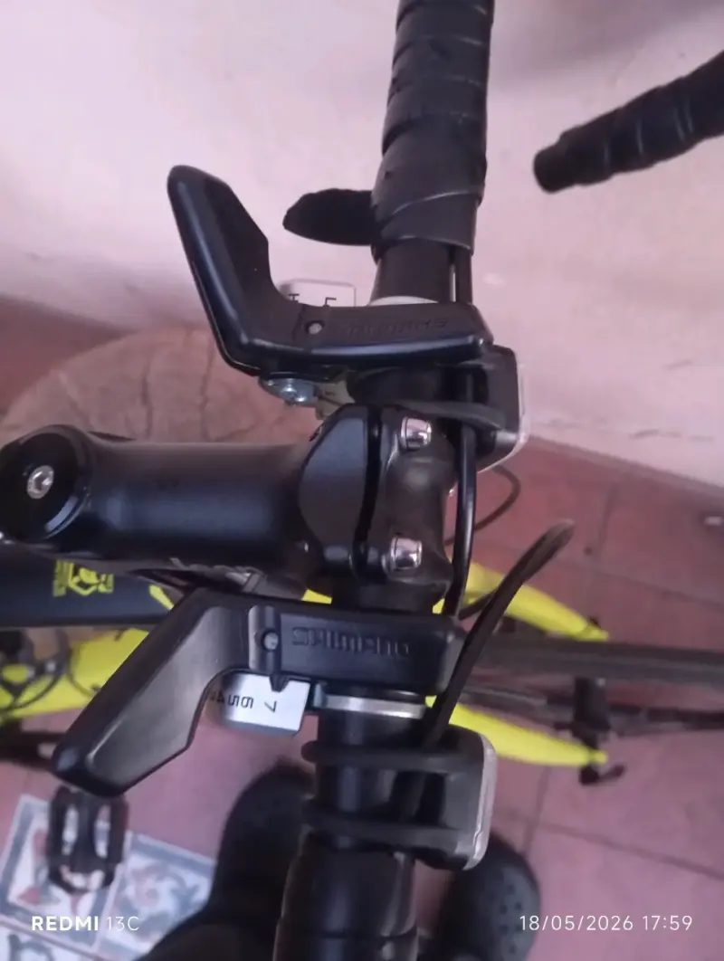 Bicicleta de carretera Jeep amarilla - 2