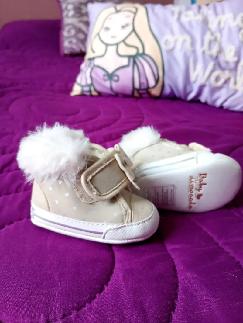 Zapatitos beige con lazo - 2