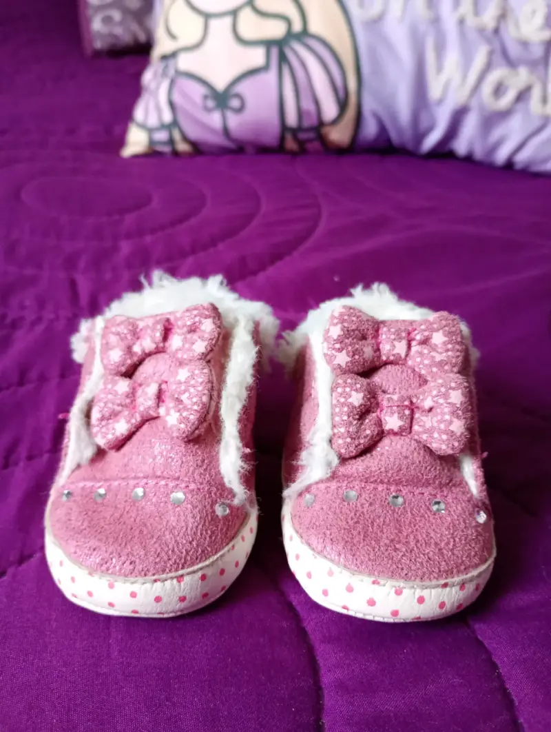 Zapatitos beige con lazo - 3
