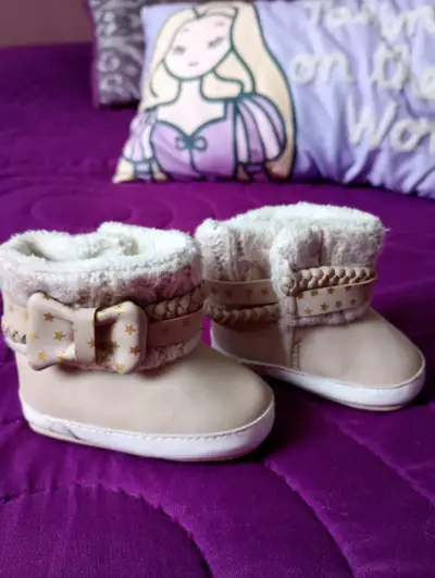 Zapatitos beige con lazo - miniatura 6