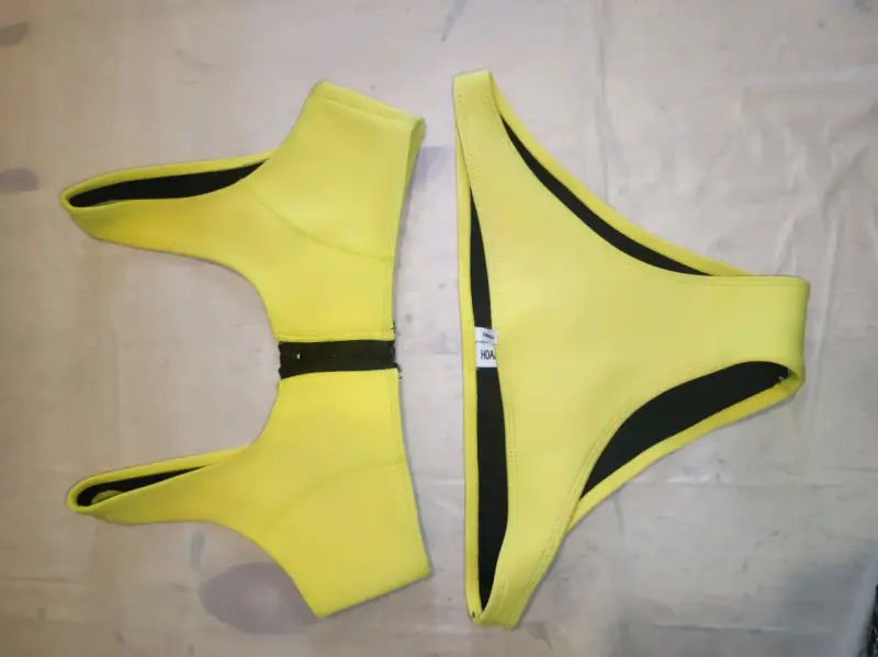 Bikini amarillo . - 1