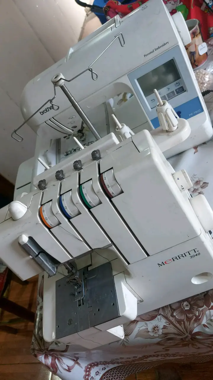Máquina de coser colleretera Merritt - 1