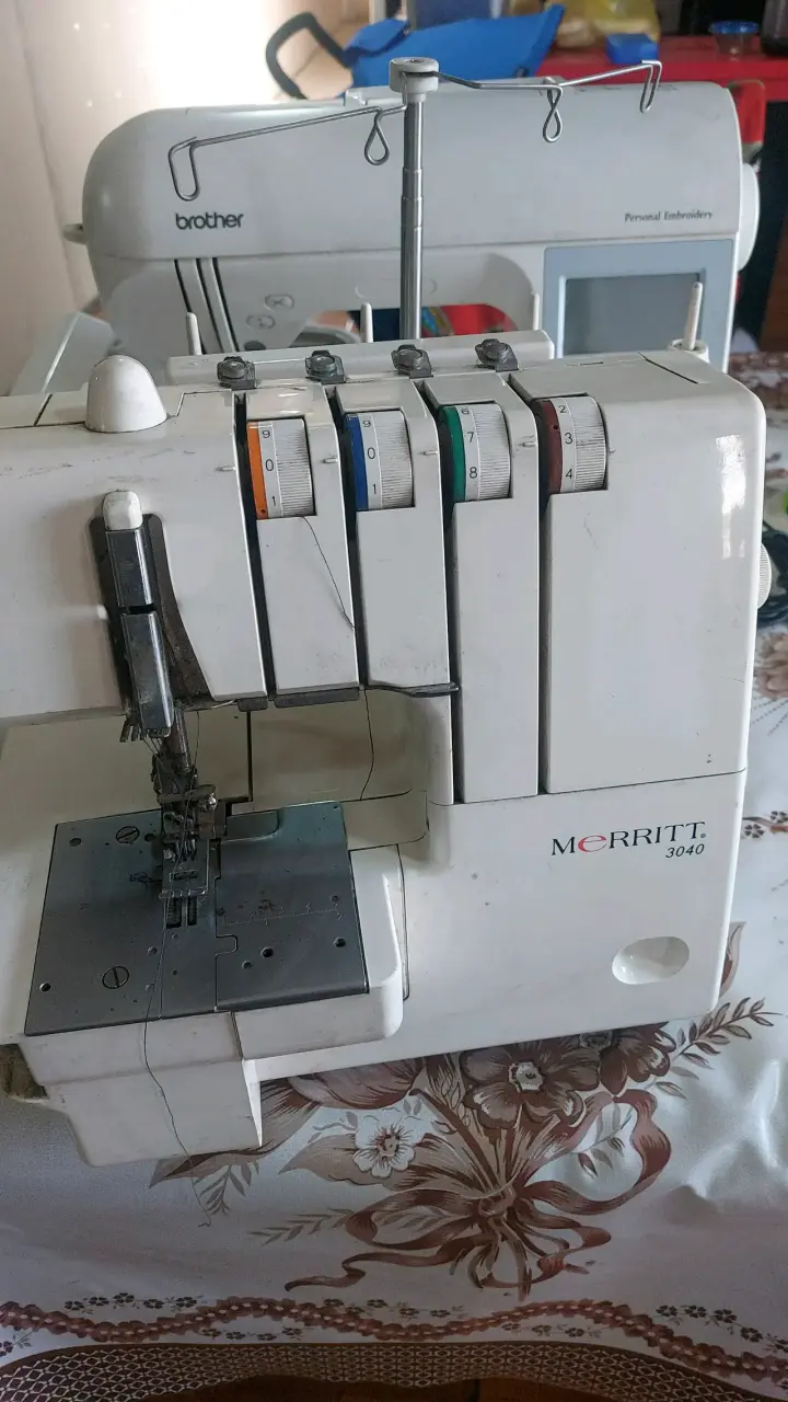 Máquina de coser colleretera Merritt - 2