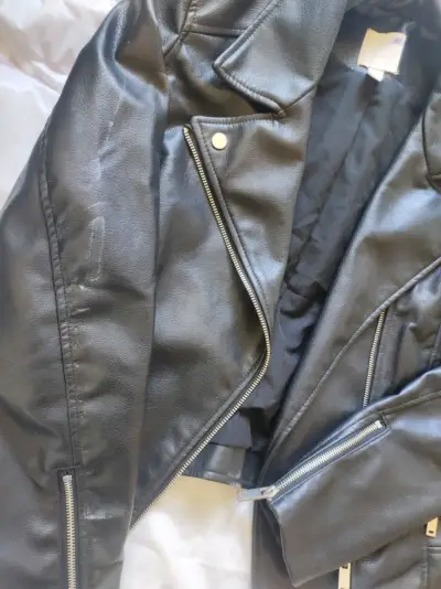 Chaqueta de cuero negra HyM - miniatura 3
