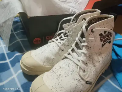 Botas Stranger Things blancas - miniatura 2