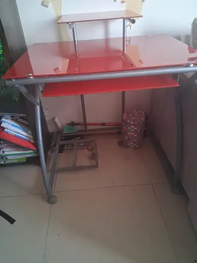 Escritorio de vidrio roja moderna - miniatura 4