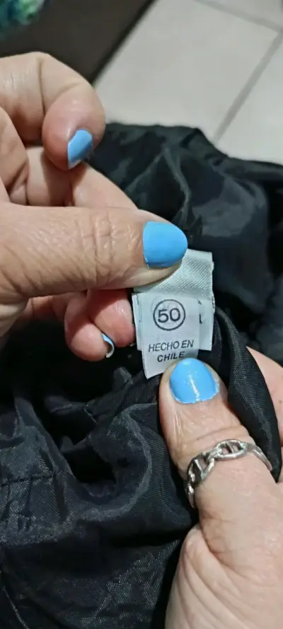 Vestido negro elegante plisado - miniatura 4
