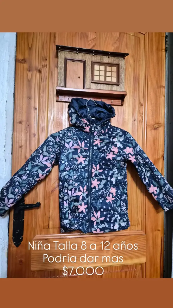 Chaqueta infantil con estampado floral