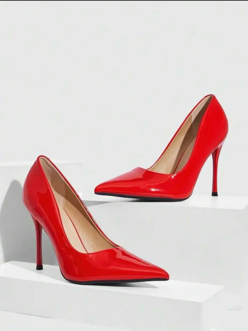 Tacones rojos de charol