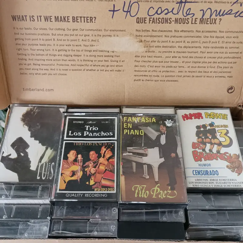 Colección de cassettes de música