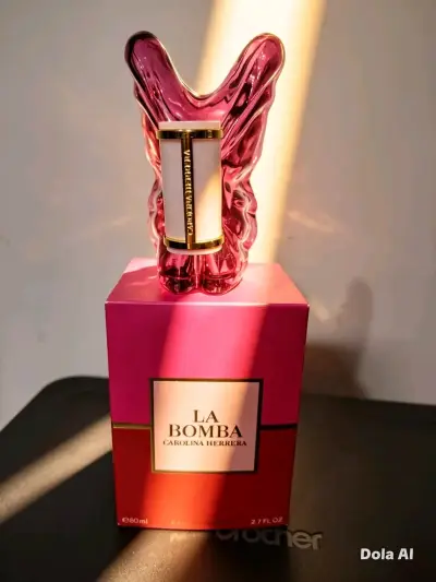 Perfume La Bomba Carolina Herrera - miniatura 1
