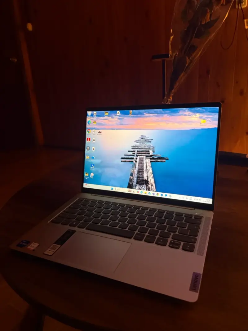 Laptop Lenovo usada - 5