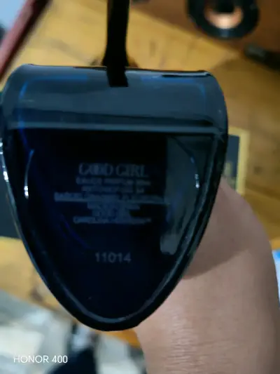 Perfume en envase tacón negro - miniatura 2