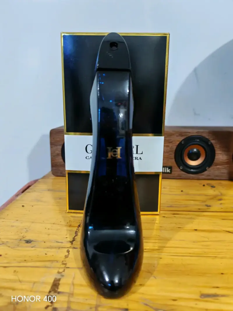 Perfume en envase tacón negro - 4