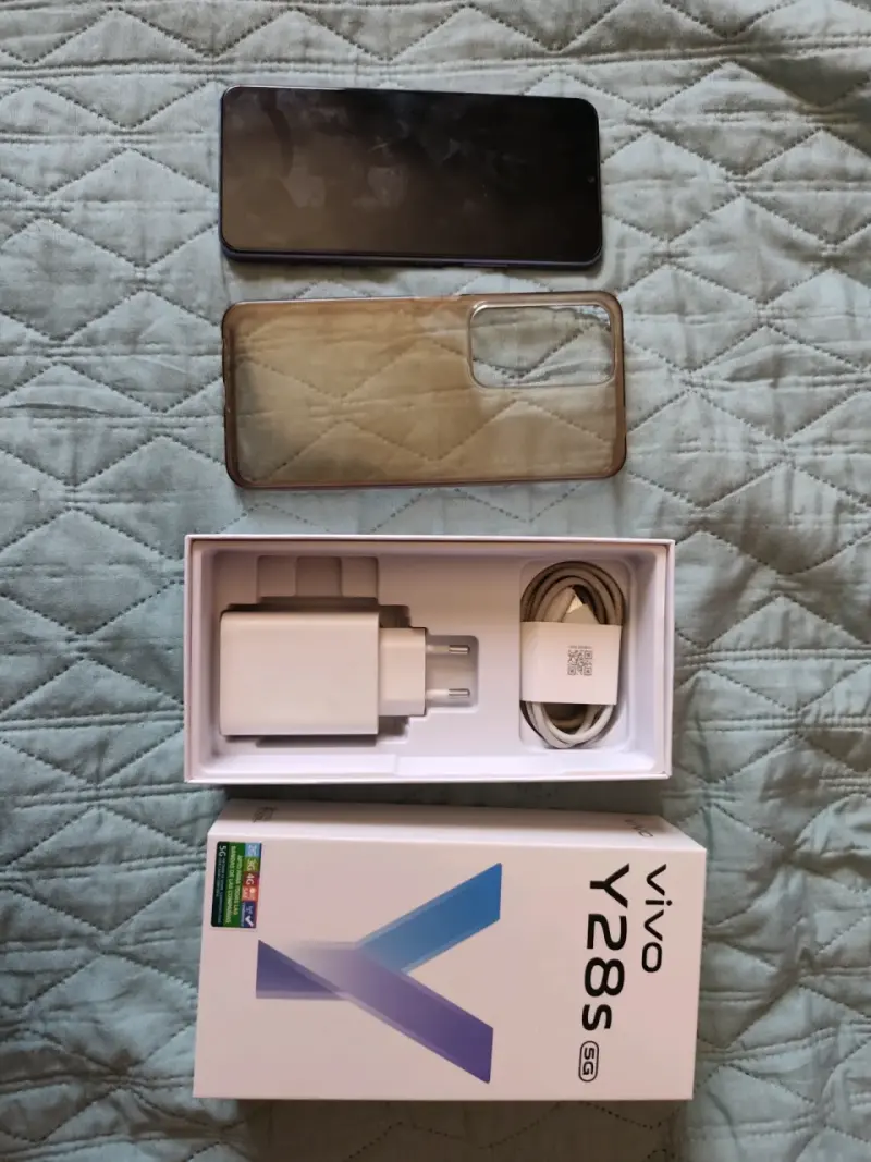 Celular Vivo Y28S lila - 2