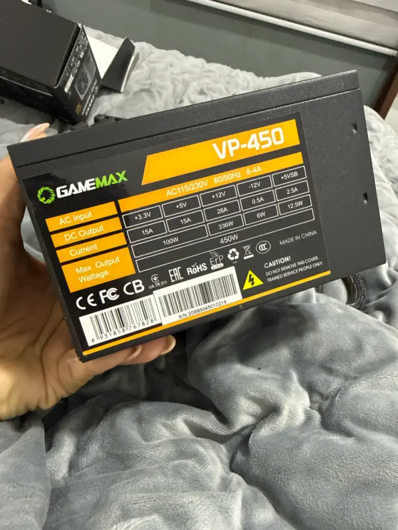 Fuente de poder GameMax VP-450 - 1
