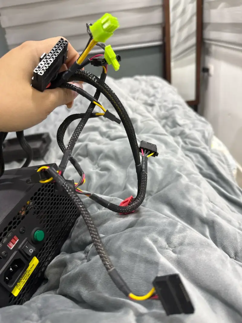 Fuente de poder GameMax VP-450 - 3