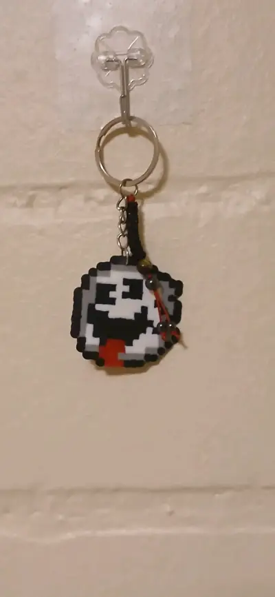 Llavero retro de mario, con ojo de tigre y hematit - miniatura 2