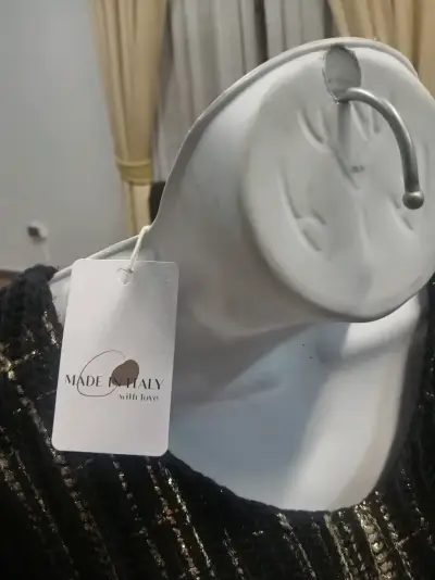 Suéter tejido negro con brillo - miniatura 2