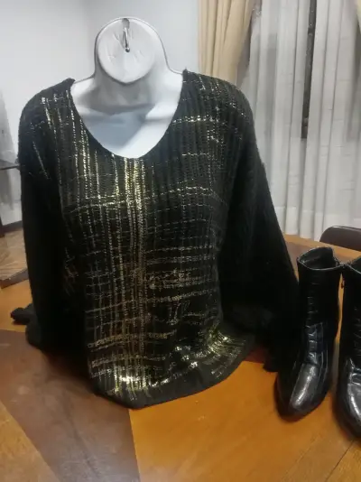 Suéter tejido negro con brillo - miniatura 3