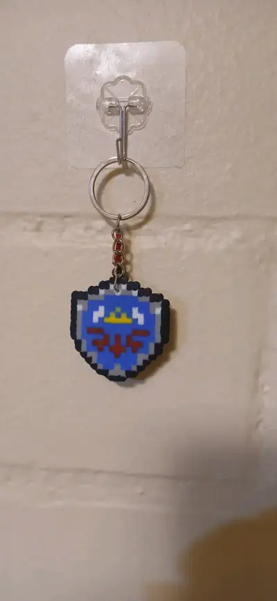 Llavero Escudo Hyliano Pixel Art - miniatura 1