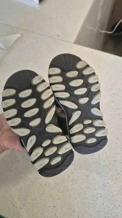 Sandalias infantiles azul y negro - miniatura 4