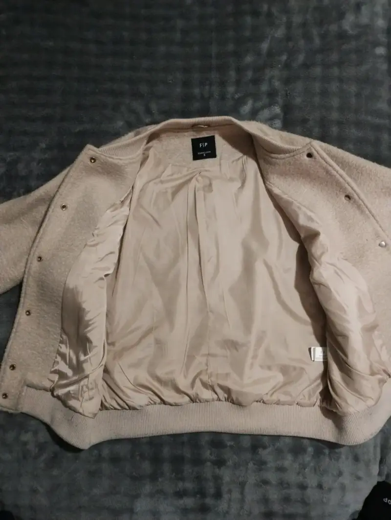 Chaqueta bomber beige de mujer - 3