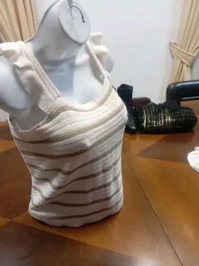 Top de punto blanco y beige - miniatura 2