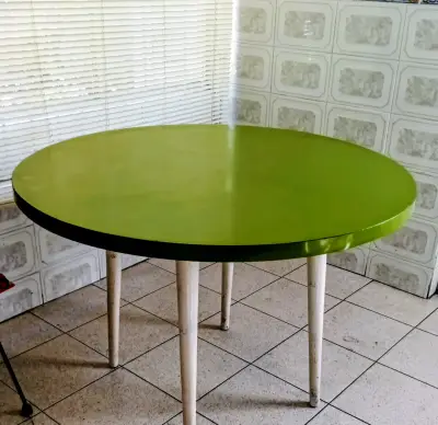 Mesa redonda verde - miniatura 1