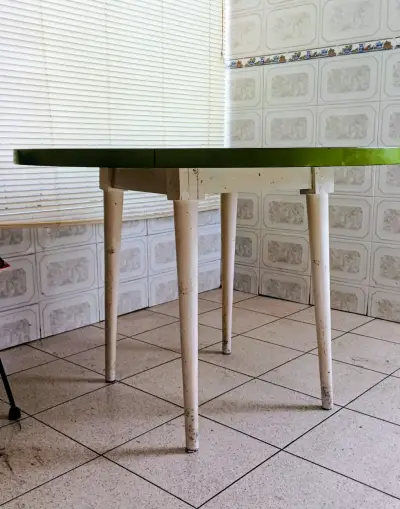 Mesa redonda verde - miniatura 2